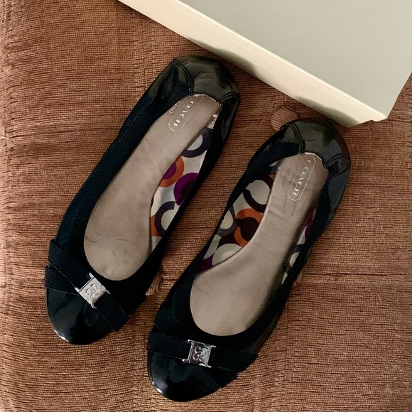 SOLD✨ Flash Sale ✨ Coach Ballet Flats (Black Patent Leather) Size 7.5 (Like New) - Picture 2 of 8
